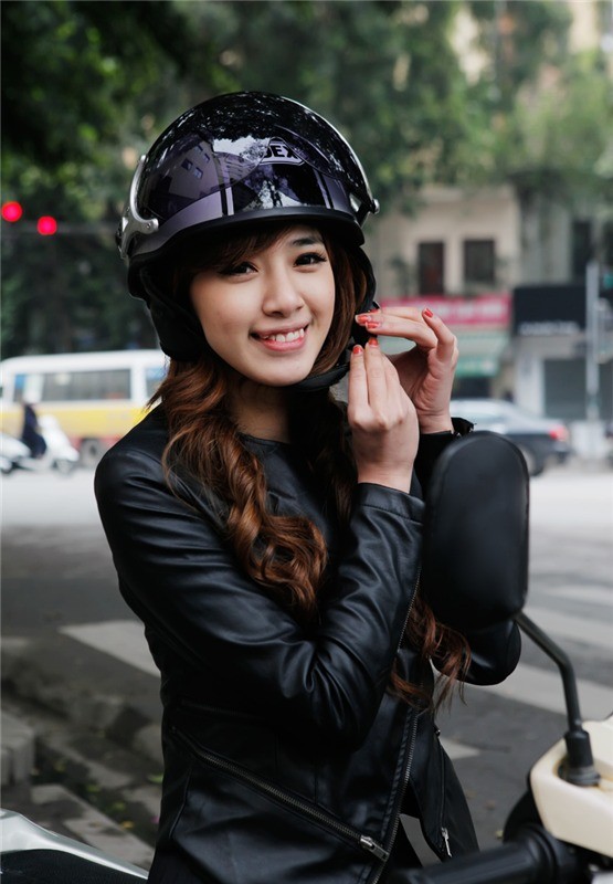 Hà Min từng lọt vào top 8 cuộc thi Ngôi sao thời trang 2011; top 10 F-idol 2011; top 40 Việt Nam Next Top Model; tham gia chương trình Hot – V – Model.